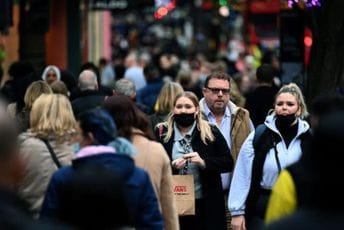 Zaraženi koronavirusom u Britaniji više ne moraju u izolaciju Zaraženi koronavirusom u Britaniji više ne moraju u izolaciju
