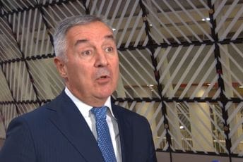 U kontaktu sam sa svima koji razgovaraju o novoj Vladi: Čekam finalne informacije, a onda ću stupiti na scenu U kontaktu sam sa svima koji razgovaraju o novoj Vladi: Čekam finalne informacije, a onda ću stupiti na scenu