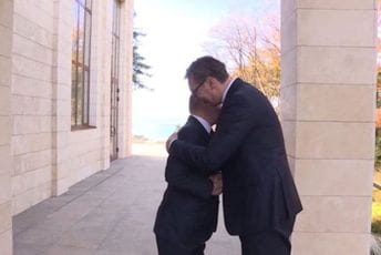 AP: Usred tenzija sa Ukrajinom, Putin šalje glavnog obavještajca na Balkan AP: Usred tenzija sa Ukrajinom, Putin šalje glavnog obavještajca na Balkan