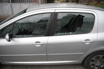 Bačena bomba na Karaburmi, uništeno šest vozila: Policija zatvorila ulicu Ilustracija