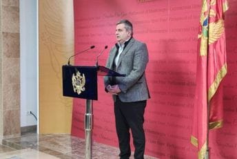 Radunović: Stekli se uslovi za blokadu protiv izdaje Radunović: Stekli se uslovi za blokadu protiv izdaje