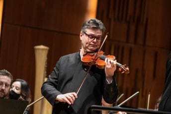 Baršun i plamen: Crnogorski simfoničari u petak u Podgorici nastupaju sa Romanom Simovićem