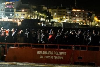 Italijanska obalska straža spasila migrante, po lošem vremenu pokušavali da stignu do Evrope Italijanska obalska straža spasila migrante, po lošem vremenu pokušavali da stignu do Evrope