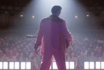 Neočekivan efekat filma "Elvis": Naglo skače broj ljudi koji žele da nauče da sviraju Prislijeve pjesme Neočekivan efekat filma "Elvis": Naglo skače broj ljudi koji žele da nauče da sviraju Prislijeve pjesme