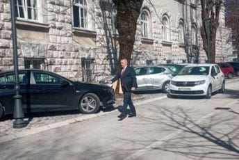 Veljović stigao na suđenje na Cetinju Veljović stigao na suđenje na Cetinju