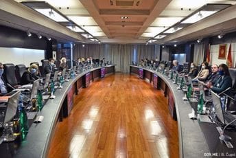 Vlada izdvaja 200 hiljada eura za komercijalne TV stanice Vlada izdvaja 200 hiljada eura za komercijalne TV stanice