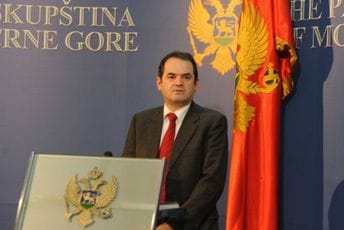 Banović čestitao 13. jul: Ponosni smo na sve heroje prvog opštenarodnog ustanka u porobljenoj Evropi Banović čestitao 13. jul: Ponosni smo na sve heroje prvog opštenarodnog ustanka u porobljenoj Evropi