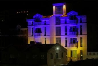 Zgrada Delegacije EU u Crnoj Gori večeras u bojama zastave Ukrajine Zgrada Delegacije EU u Crnoj Gori večeras u bojama zastave Ukrajine
