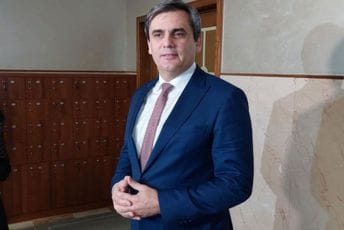 Ibrahimović i Adrović ministri iz redova Bošnjačke stranke Ibrahimović i Adrović ministri iz redova Bošnjačke stranke