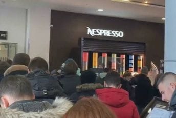 Očekivano: Strmoglav pad rublje, duge kolone u ruskim bankama i pred bankomatima Očekivano: Strmoglav pad rublje, duge kolone u ruskim bankama i pred bankomatima