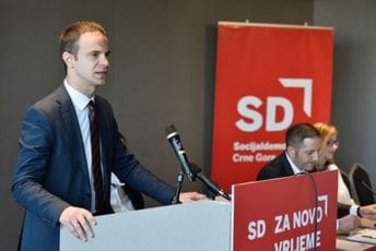 Mizerno je to što mladi dobijaju 266 eura: Nećemo odustati, iznenadio nas je stav parlamentarne većine Mizerno je to što mladi dobijaju 266 eura: Nećemo odustati, iznenadio nas je stav parlamentarne većine