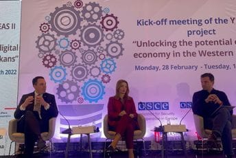 Vuković na konferenciji u Tirani: Predstavljeni potencijali i značaj digitalne ekonomije Vuković na konferenciji u Tirani: Predstavljeni potencijali i značaj digitalne ekonomije