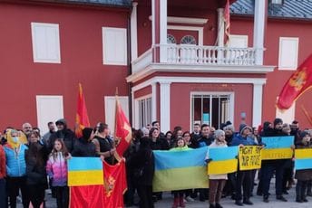 Sa Cetinja i danas poruka podrške: Slava Ukrajini i herojima Sa Cetinja i danas poruka podrške: Slava Ukrajini i herojima