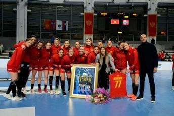 Aplauz i pokloni za Majdu: Mehmedović se zvanično oprostila od reprezentacije Aplauz i pokloni za Majdu: Mehmedović se zvanično oprostila od reprezentacije