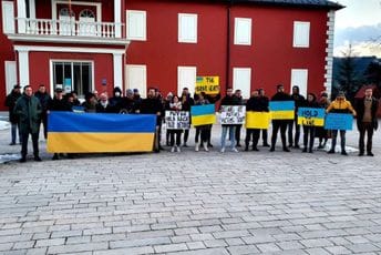 Na Cetinju i danas protestna šetnja - Slava Ukrajini! Herojima slava! Na Cetinju i danas protestna šetnja - Slava Ukrajini! Herojima slava!