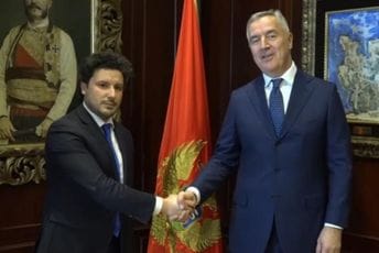 Abazovićev hod po žici Abazovićev hod po žici