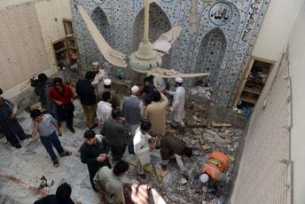 Stravična eksplozija u Pakistanu: Bomba u džamiji, najmanje 30 mrtvih Stravična eksplozija u Pakistanu: Bomba u džamiji, najmanje 30 mrtvih