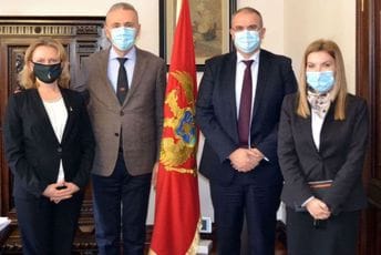 Centralna banka doniraće 60.000 eura pomoći ugroženom i raseljenom stanovništvu Ukrajine Centralna banka doniraće 60.000 eura pomoći ugroženom i raseljenom stanovništvu Ukrajine