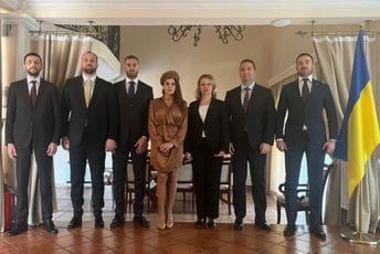 Delegacija DPS posjetila ambasadu Ukrajine i oštro osudila bezumni akt ruske agresije, na suverenu, evropsku državu Delegacija DPS posjetila ambasadu Ukrajine i oštro osudila bezumni akt ruske agresije, na suverenu, evropsku državu