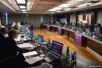 Đurišić imenovan za direktora Uprave za katastar i imovinu, Todorović više ni formalno nije na čelu "Air Montenegro" Đurišić imenovan za direktora Uprave za katastar i imovinu, Todorović više ni formalno nije na čelu "Air Montenegro"