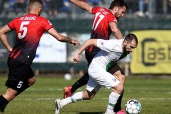 Haos u Tuzima: Sudija odlučio da se meč ne nastavi! Haos u Tuzima: Sudija odlučio da se meč ne nastavi!