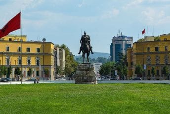 Tirana: Ambasade Rusije, Ukrajine, Srbije i Kosova u Ulici slobodne Ukrajine