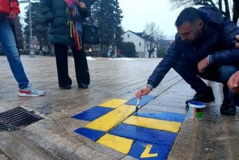 Cetinje ne odustaje od podrške Ukrajini: "Putine, uzmi cijanid i pucaj sebi u glavu" Cetinje ne odustaje od podrške Ukrajini: "Putine, uzmi cijanid i pucaj sebi u glavu"