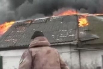 VIDEO: Dramatični snimci - ruska granata pogodila kuću, porodica čudom preživjela VIDEO: Dramatični snimci - ruska granata pogodila kuću, porodica čudom preživjela
