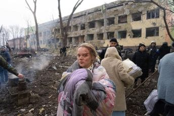 Užasne slike iz Mariupolja, gdje su Rusi danas pogodili dječju bolnicu sa porodilištem (FOTO)