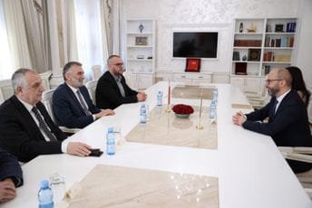 Bulajić: Izlaz iz krize je u što hitnijem formiranju široke vlade Bulajić: Izlaz iz krize je u što hitnijem formiranju široke vlade