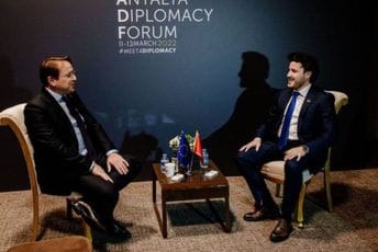 Abazović sa Varheljijem: Nova vlada će biti stoprocentno proevropska Abazović sa Varheljijem: Nova vlada će biti stoprocentno proevropska