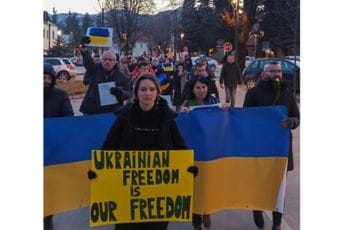 Cetinje i večeras za Ukrajinu: Ne prekidamo okupljanja do kraja rata Cetinje i večeras za Ukrajinu: Ne prekidamo okupljanja do kraja rata