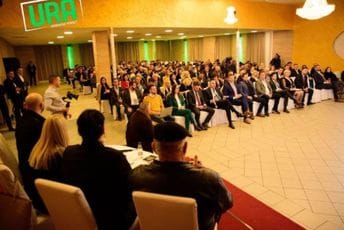 URA: Građani će zbog Bečića i Mandića plaćati skuplje gorivo URA: Građani će zbog Bečića i Mandića plaćati skuplje gorivo