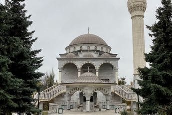 Granatirana džamija sa izbjeglicama u Mariupolju Granatirana džamija sa izbjeglicama u Mariupolju