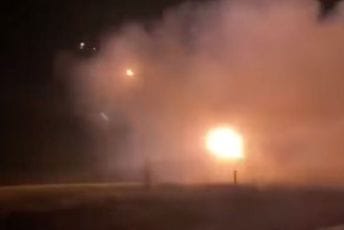 „Sve je otišlo gdje je trebalo“: Ukrajinci prikazali rad svoje artiljerije (VIDEO) „Sve je otišlo gdje je trebalo“: Ukrajinci prikazali rad svoje artiljerije (VIDEO)