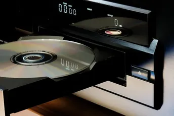 CD nije "mrtav", prodaja porasla prvi put u 17 godina CD nije "mrtav", prodaja porasla prvi put u 17 godina