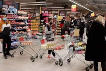 Opstajemo uprkos svim nastojanjima Vlade Opstajemo uprkos svim nastojanjima Vlade