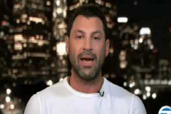 Pobjegao iz Ukrajine u avionu gdje su samo žene i djeca: TV zvijezda na meti kritika Pobjegao iz Ukrajine u avionu gdje su samo žene i djeca: TV zvijezda na meti kritika