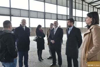 Krivokapić u posjeti privredniku Šćekiću: Mnogo očekujemo od "Slatke fabrike" Krivokapić u posjeti privredniku Šćekiću: Mnogo očekujemo od "Slatke fabrike"