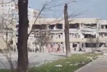 (VIDEO) Ruske granate uništile školu u Mariupolju (VIDEO) Ruske granate uništile školu u Mariupolju