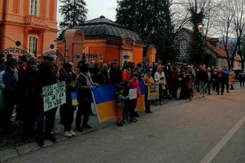 Cetinje pozvalo na doniranje za Ukrajinu i poručilo ruskom narodu: Ignorišite Putina, ne idite u rat Cetinje pozvalo na doniranje za Ukrajinu i poručilo ruskom narodu: Ignorišite Putina, ne idite u rat