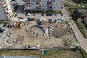 Opština Bar: Radovi na parku kod OŠ “Jugoslavija” napreduju planiranom dinamikom Opština Bar: Radovi na parku kod OŠ “Jugoslavija” napreduju planiranom dinamikom