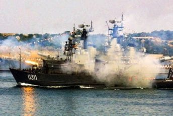 Rusi blokiraju najmanje 200 trgovačkih brodova u Crnom moru, jedan su potopili Rusi blokiraju najmanje 200 trgovačkih brodova u Crnom moru, jedan su potopili