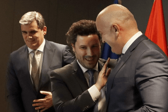 Političko "šibicarenje": Za manjine nije sporno brisanje osude genocida u Srebrenici?! Političko "šibicarenje": Za manjine nije sporno brisanje osude genocida u Srebrenici?!