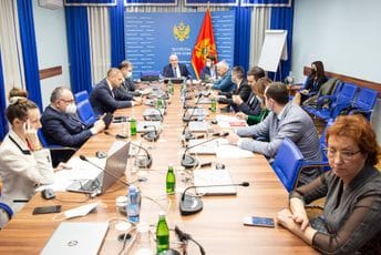 Usvojene izmjene Zakona o akcizama: Podržan i zaključak o hitnom sazivanju Skupštine, Joković bio uzdržan Usvojene izmjene Zakona o akcizama: Podržan i zaključak o hitnom sazivanju Skupštine, Joković bio uzdržan