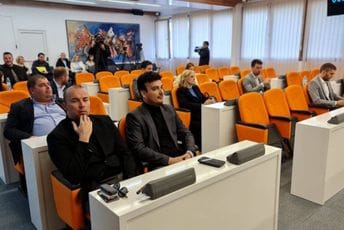 Budva na korak od prinudne uprave, nije bilo kvoruma za sjednicu lokalnog parlamenta Budva na korak od prinudne uprave, nije bilo kvoruma za sjednicu lokalnog parlamenta