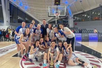 Vuković čestitao košarkašicama: Naš mladi tim dokazao da ženska košarka u Podgorici ima sjajnu perspektivu Vuković čestitao košarkašicama: Naš mladi tim dokazao da ženska košarka u Podgorici ima sjajnu perspektivu