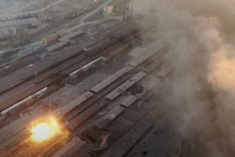 Snimak drona pokazuje strašne razmjere eksplozije u Mariupolju Snimak drona pokazuje strašne razmjere eksplozije u Mariupolju