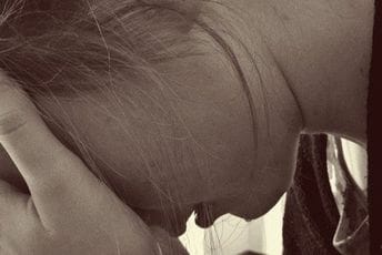 Djevojčica iz Bara trpi zlostavljanje, kaže: Možda je bolje da se ubijem Ilustracija