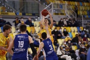 Ubjedljiv poraz Budućnosti Voli u Las Palmasu Ilustracija